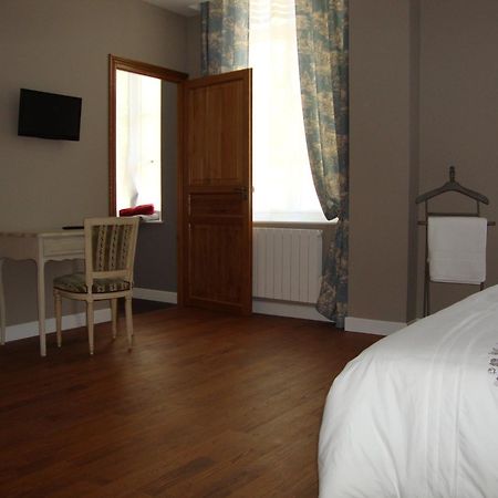 La Cour Des Carmes Bed and Breakfast Arras Værelse billede