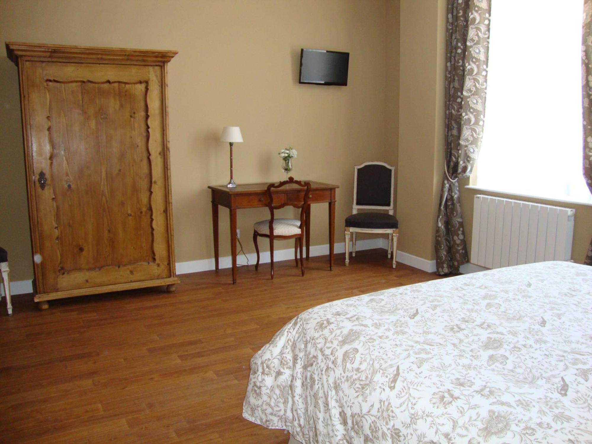 La Cour Des Carmes Bed and Breakfast Arras Værelse billede