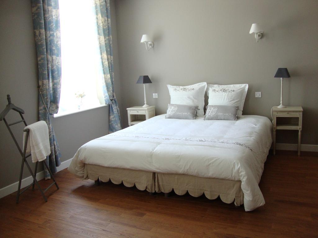 La Cour Des Carmes Bed and Breakfast Arras Værelse billede