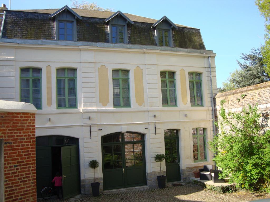 La Cour Des Carmes Bed and Breakfast Arras Eksteriør billede